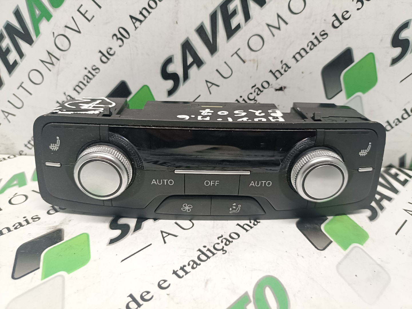 Comando / Botão de Sofagem / Climatronic AUDI A6 (4G2, 4GC, C7) | 10 - 18
