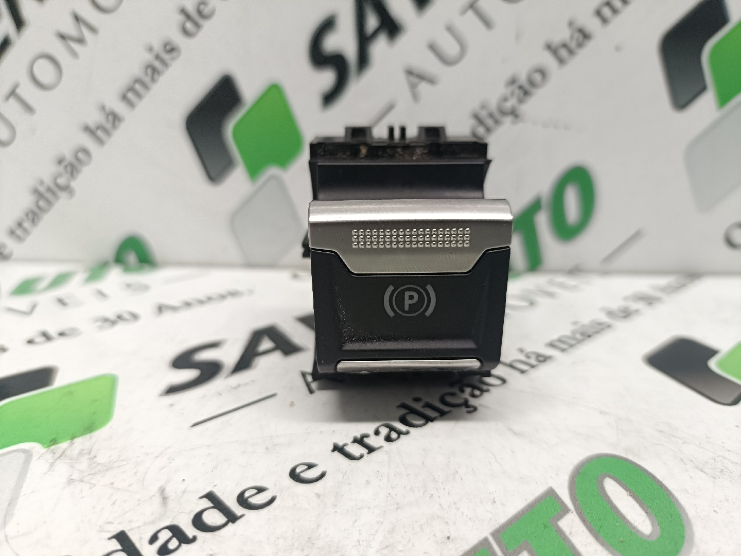 Comando / Botão Travão de Mão PEUGEOT 208 I (CA_, CC_) | 12 - 