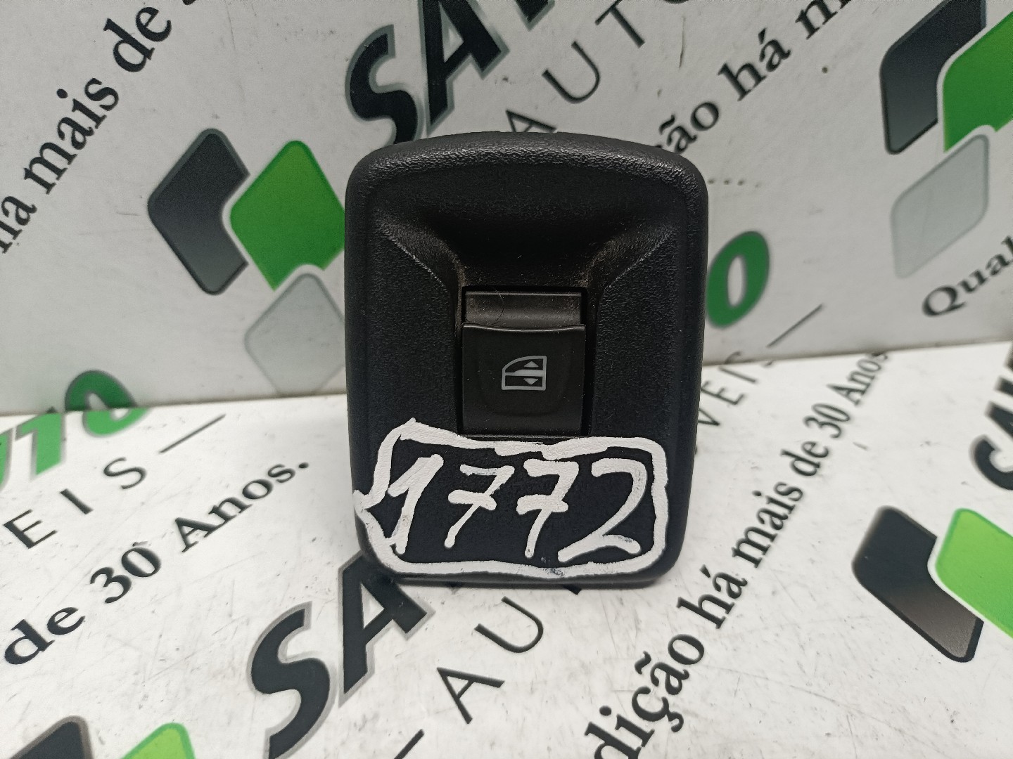 Botão / Botões / Comutador Vidro Dto DACIA LOGAN MCV II | 13 - 