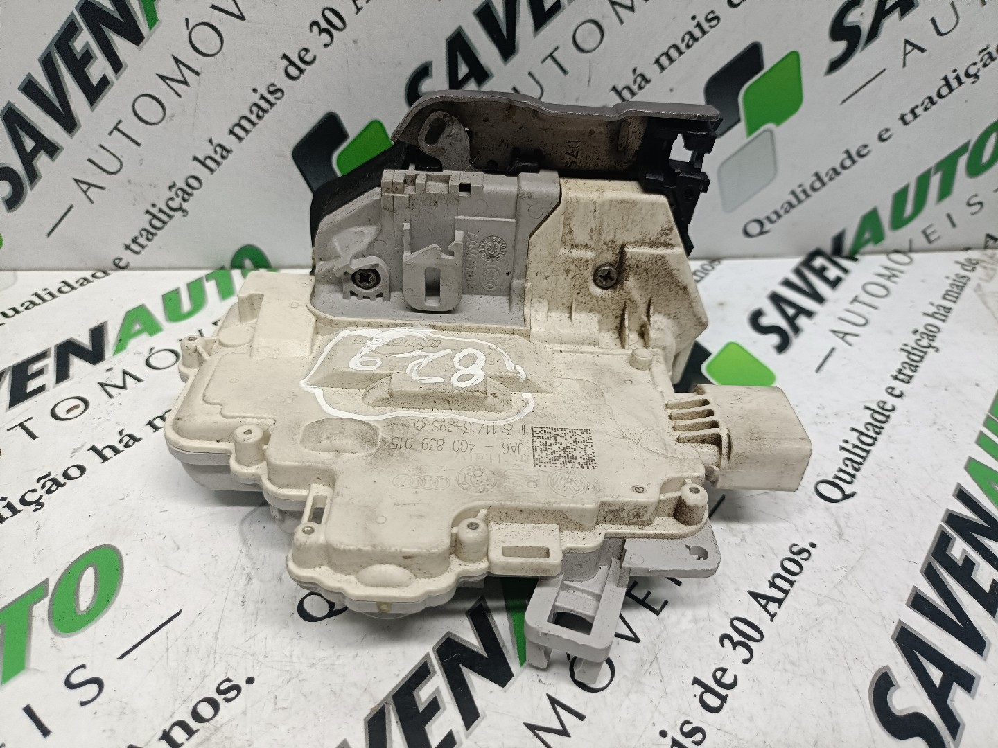 Fecho / Fechadura Porta Trás Esq AUDI A6 (4G2, 4GC, C7) | 10 - 18