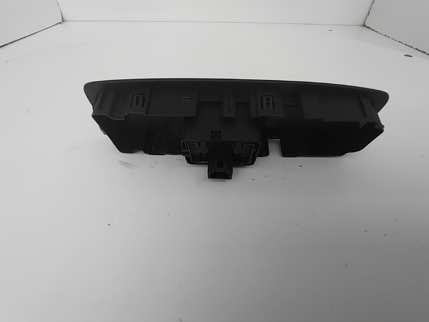 Botão / Botões / Comutador Vidro Dto RENAULT MEGANE IV Hatchback (B9A/M/N_) | 15 -  Imagem-1