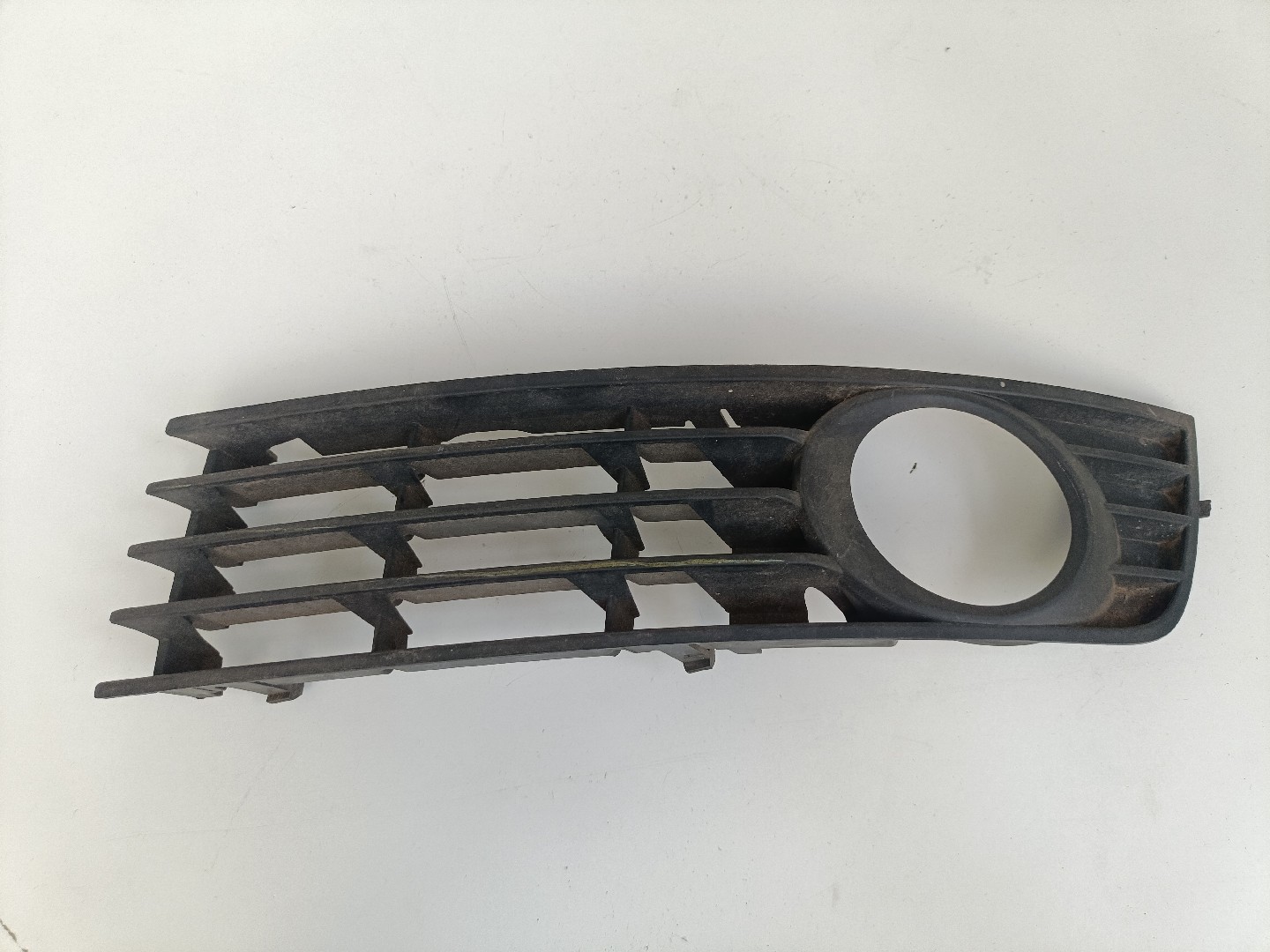 Grelha Frente / Frontal AUDI A4 (8E2, B6) | 00 - 05