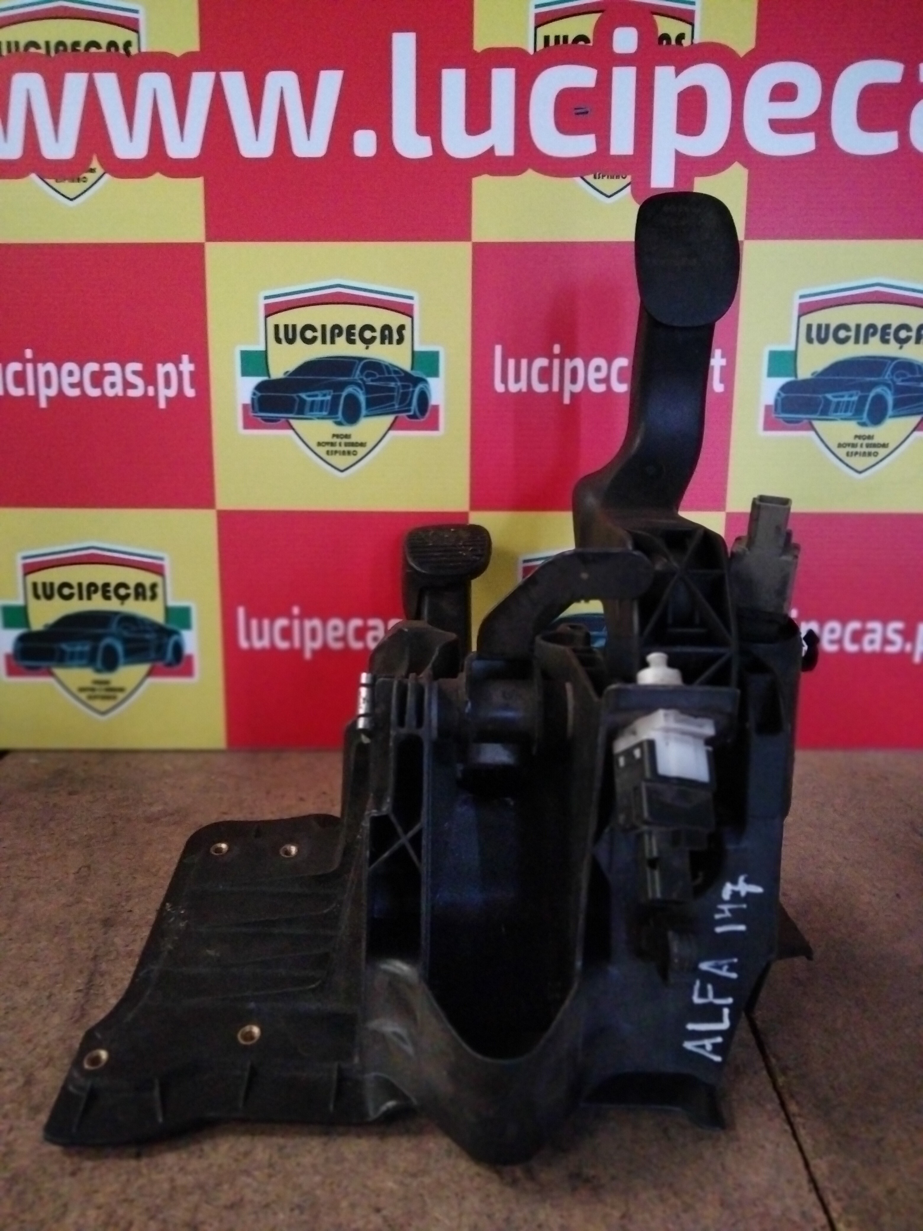 Pedal de Embraiagem  ALFA ROMEO 147 (937_) | 00 - 10