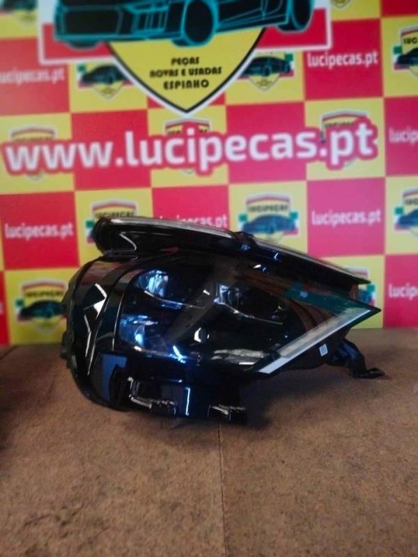 Right Headlight  CITROEN C4 lll (BA__, BB__, BC__)