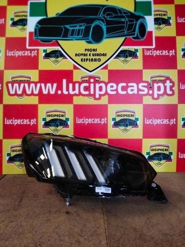 Right Headlight  PEUGEOT 2008 II (U_) | 19 -  Imagem-1