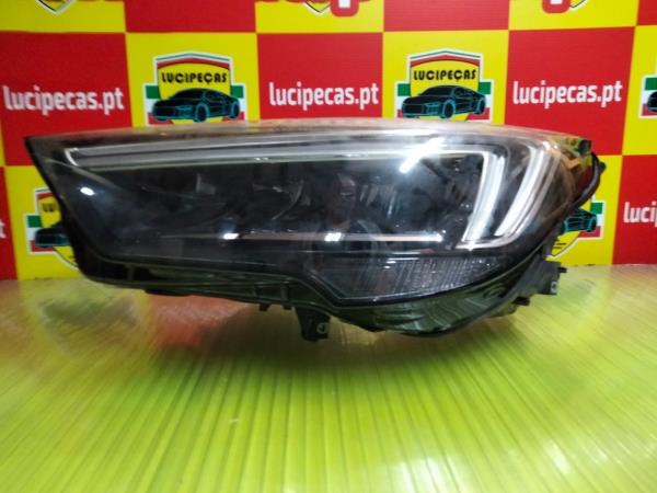 Left Headlight OPEL CROSSLAND X (P17) | 17 - 