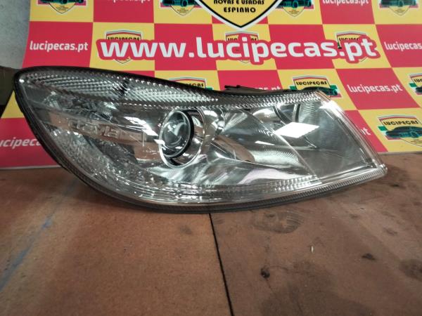 Right Headlight  SKODA OCTAVIA II (1Z3) | 04 - 13 Imagem-1