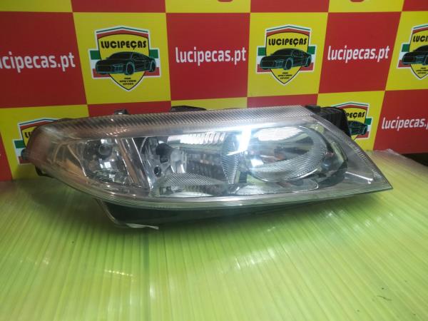 Right Headlight  RENAULT LAGUNA II (BG0/1_) | 01 - 07