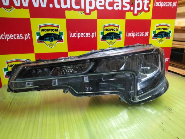 Otica Esq TOYOTA COROLLA três volumes (_E21_) | 19 -  Imagem-4
