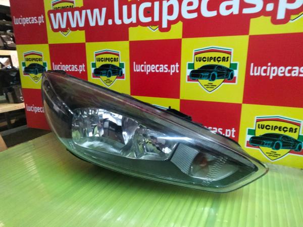 Right Headlight  FORD FOCUS III | 10 - 