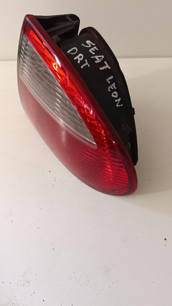 Right Tail Light  SEAT LEON (FR) 2004 Imagem-1