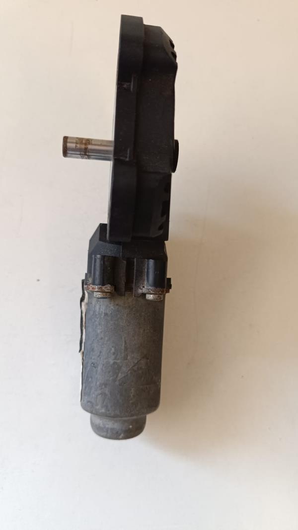 Motor elevador de vidro trás ESQ RENAULT MEGANE II (BM0/1_, CM0/1_) | 01 - 12 Imagem-2