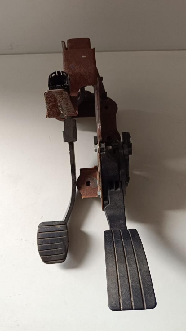 Pedal acelarador e travão RENAULT CLIO IV (BH_) | 12 - 