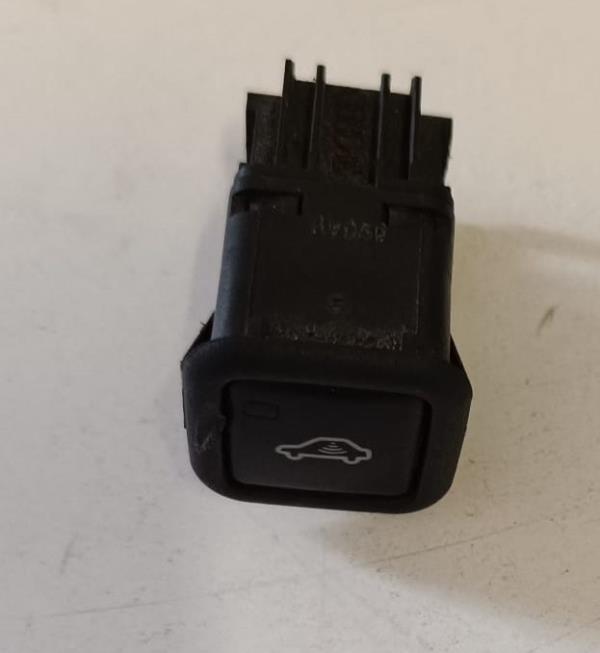 Botão de alarme VOLKSWAGEN PASSAT (3B3) | 00 - 05 Imagem-2