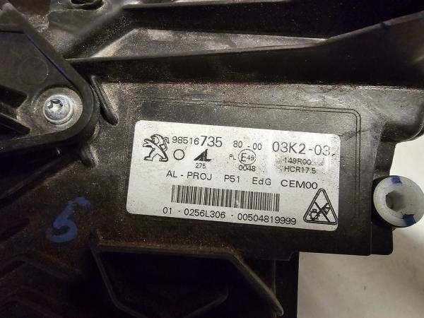 Right Headlight  PEUGEOT 308 III Imagem-2