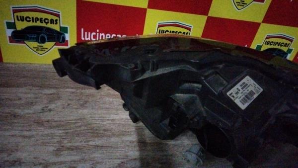 Otica Esq PEUGEOT 2008 II (U_) | 19 -  Imagem-3