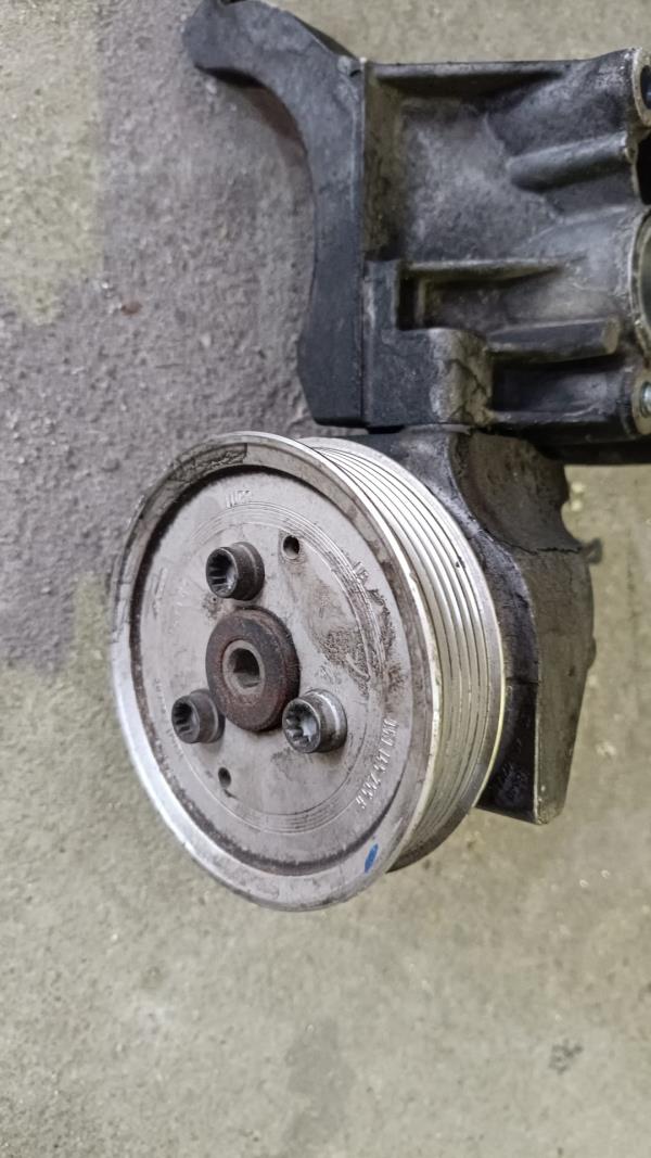 Bomba Direcção Assistida VOLKSWAGEN PHAETON (3D1, 3D2, 3D3, 3D4, 3D6, 3D7, 3D8, 3D9) | 02 - 16 Imagem-1