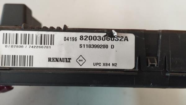 CAIXA DE FUSÍVEIS RENAULT MEGANE Scenic (JA0/1_) | 96 - 01 Imagem-2