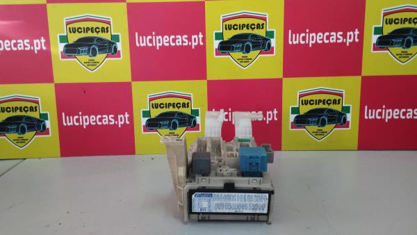 CAIXA DE FUSÍVEIS TOYOTA - ID S_35409