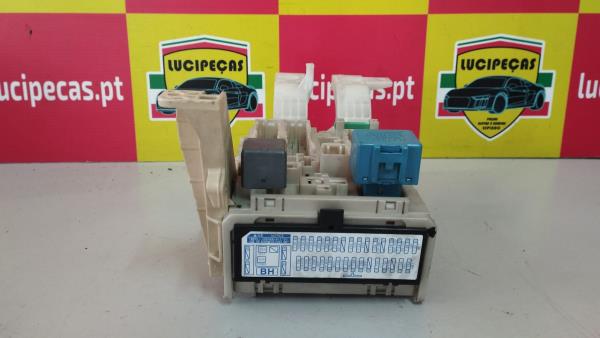 CAIXA DE FUSÍVEIS TOYOTA YARIS (_P9_) | 05 - 14 Imagem-1