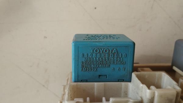 CAIXA DE FUSÍVEIS TOYOTA YARIS (_P9_) | 05 - 14 Imagem-4