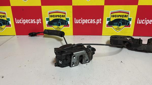 Fecho da Porta Frente Esq RENAULT - ID S_35479