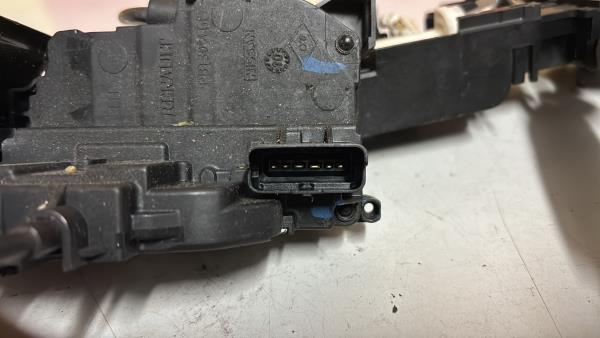 Fecho da Porta Trás Esq RENAULT Megane III (SW) Imagem-4