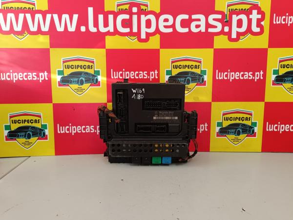 CAIXA DE FUSÍVEIS MERCEDES-BENZ - ID S_35494