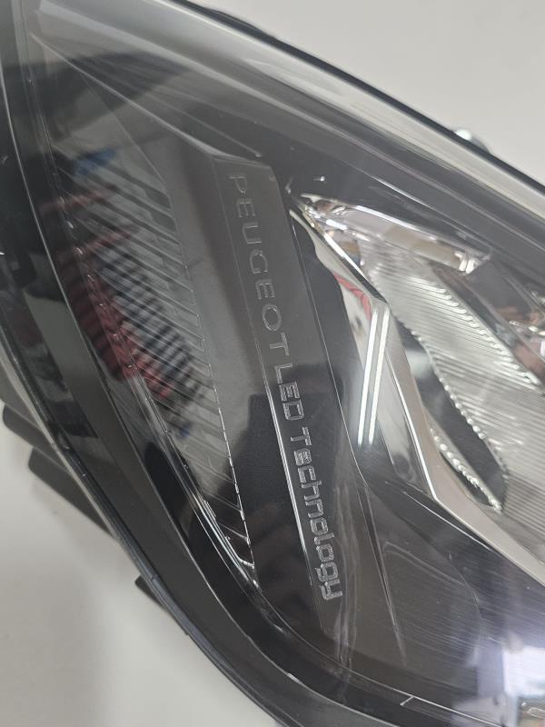 Right Headlight  PEUGEOT 208 II (UB_, UP_, UW_, UJ_) | 19 -  Imagem-2