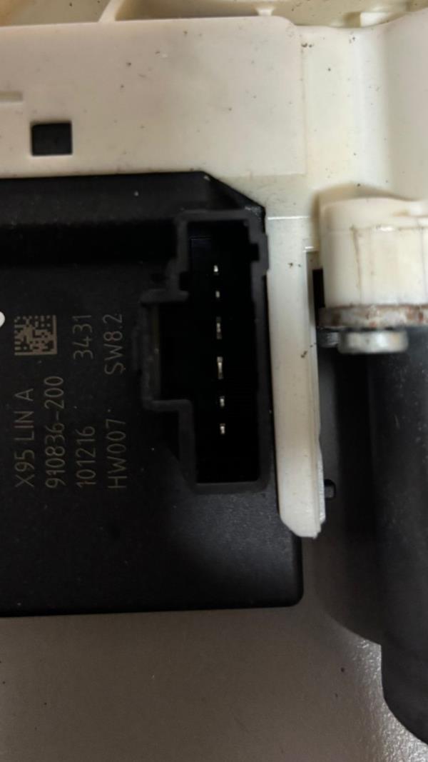 Motor elevador de vidro trás ESQ RENAULT Megane III (SW) Imagem-1