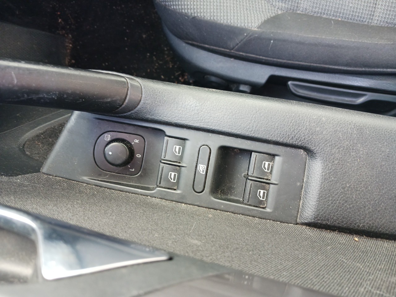 Botão / Interruptor Vidro Frente Esquerdo VOLKSWAGEN PASSAT Variant (365) | 10 - 15