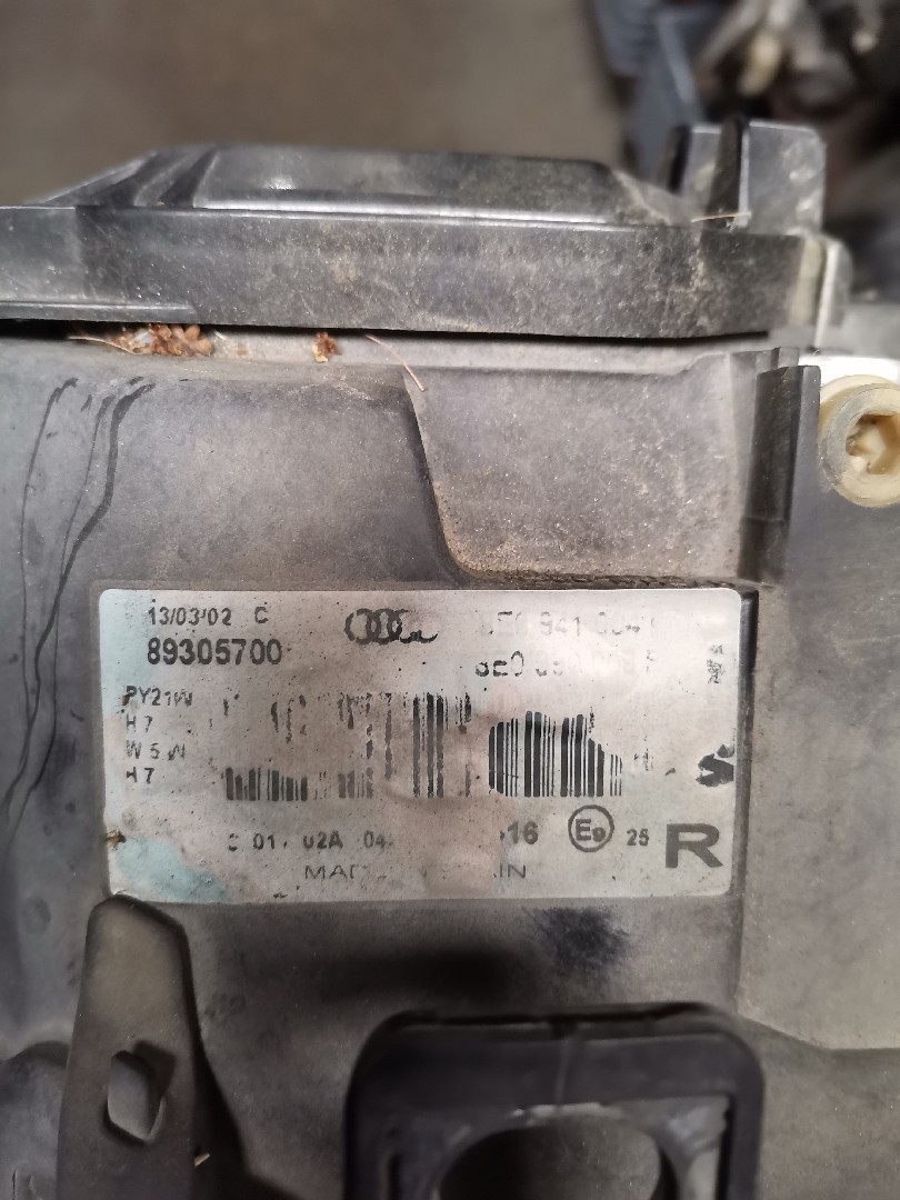 Right Headlight  AUDI A4 (8E2, B6) | 00 - 05 Imagem-2