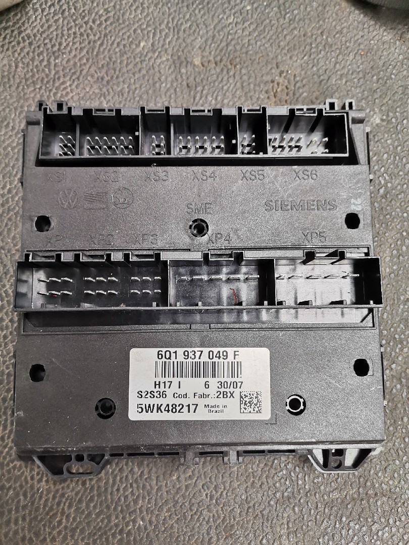 Engine Module VOLKSWAGEN POLO (9N_) | 01 - 14