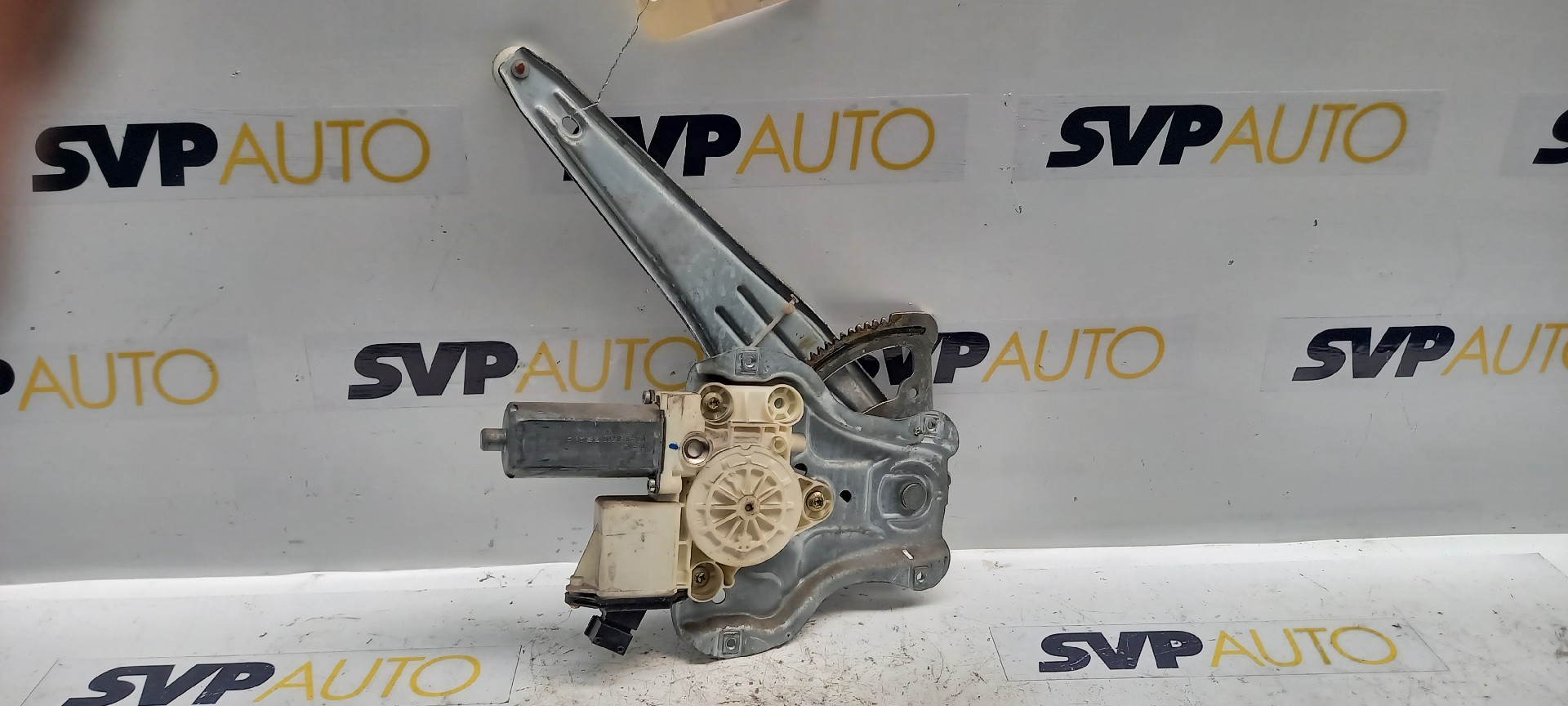 Elevador de Vidro Tras Esquerdo TOYOTA COROLLA três volumes (_E12_) | 00 - 08