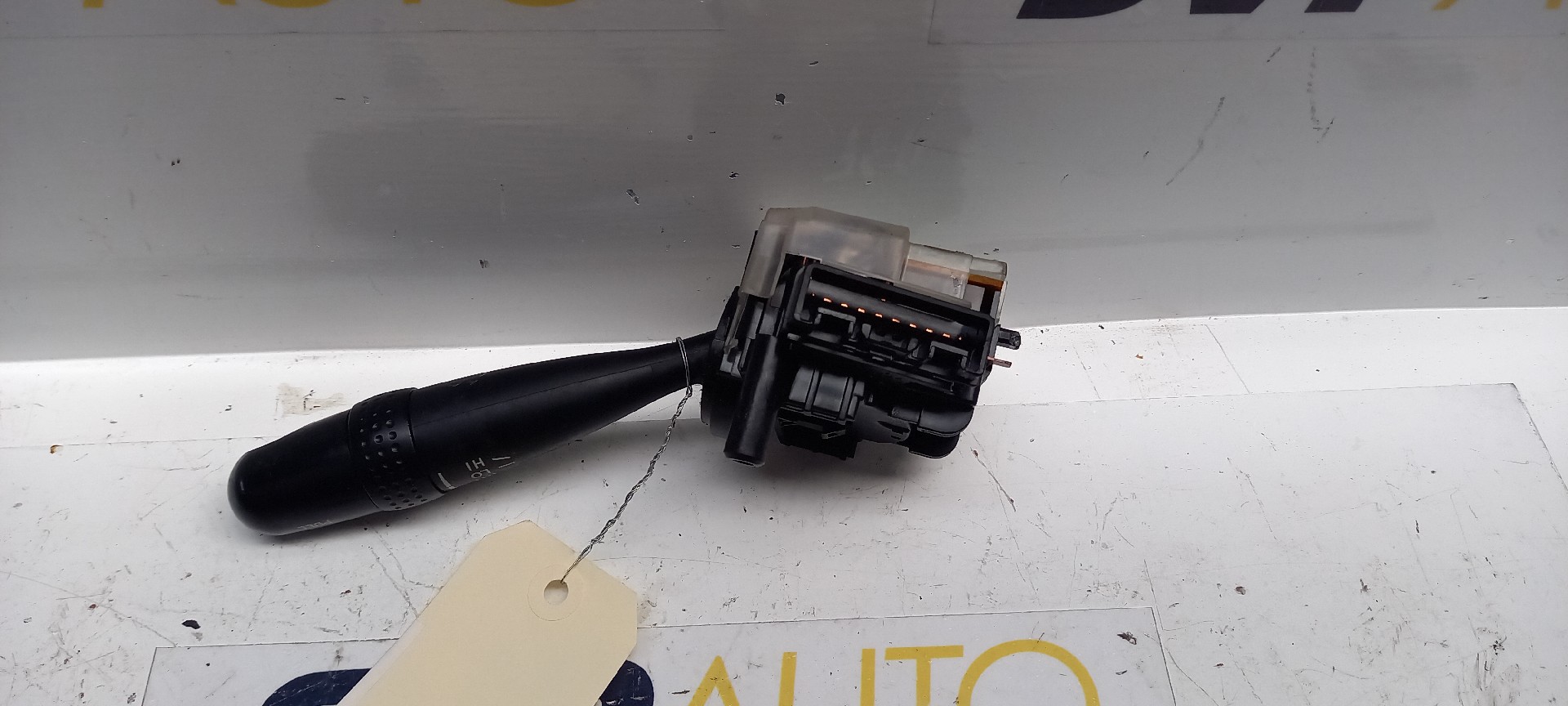 Manete / Manípulo Limpa-vidros TOYOTA COROLLA três volumes (_E12_) | 00 - 08 Imagem-1