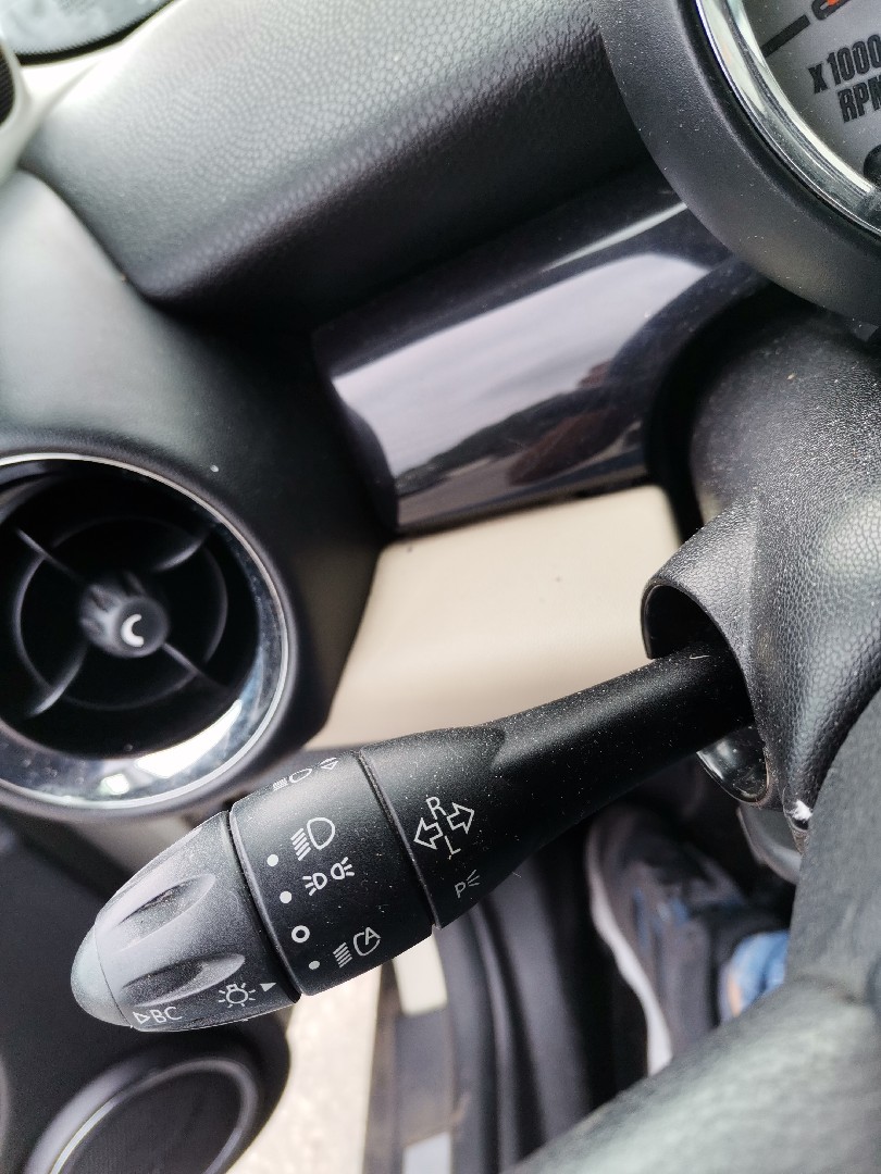 Comutador sob volante MINI MINI (R56) | 05 - 14