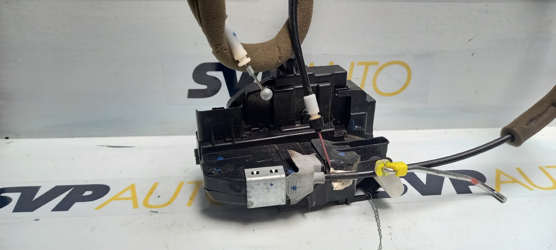 Fechadura Frente Lado Esquerdo NISSAN PULSAR Hatchback (C13) | 12 - 