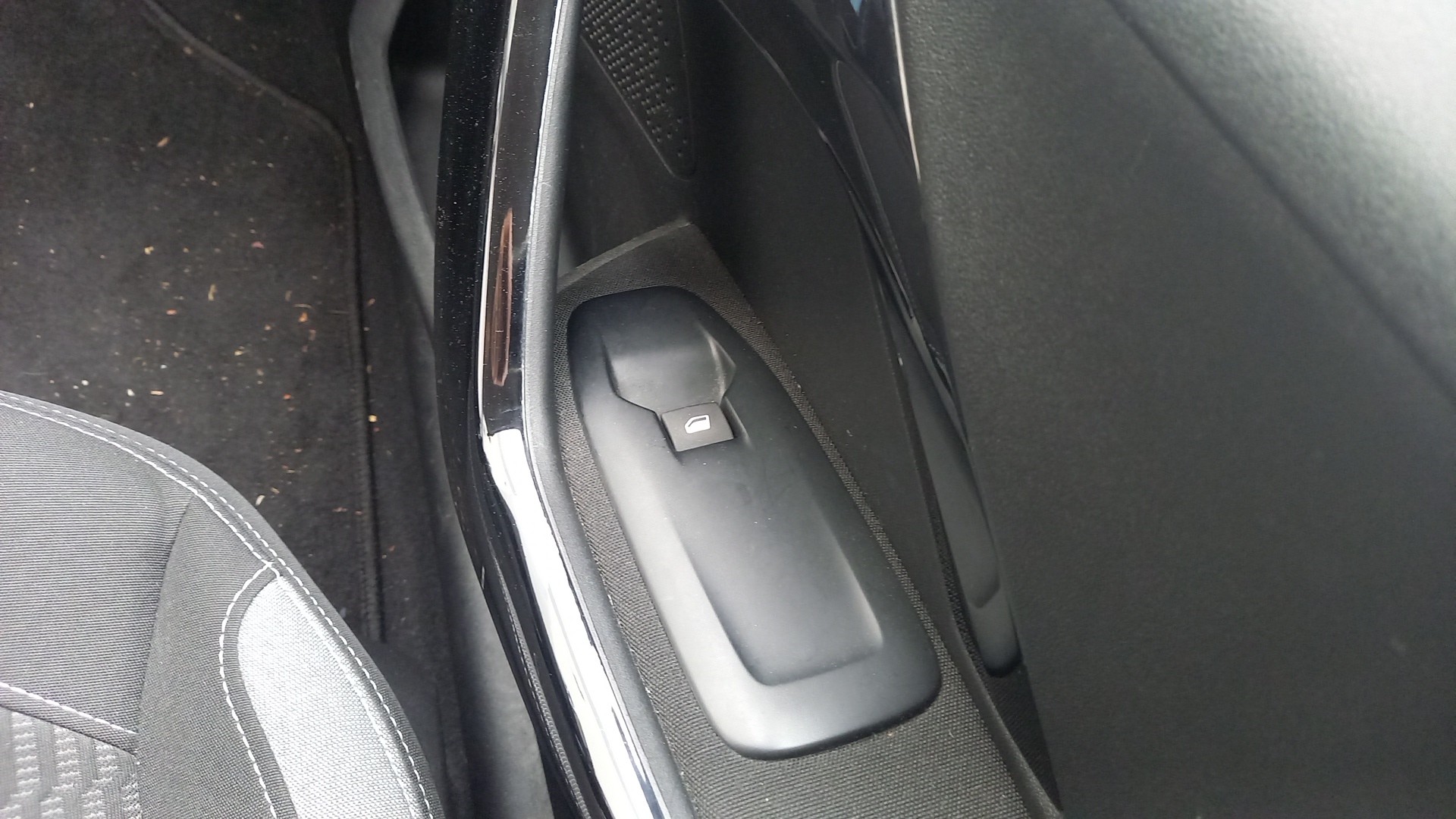 Botão / Interruptor Vidro Frente Direito PEUGEOT 208 I (CA_, CC_) | 12 - 