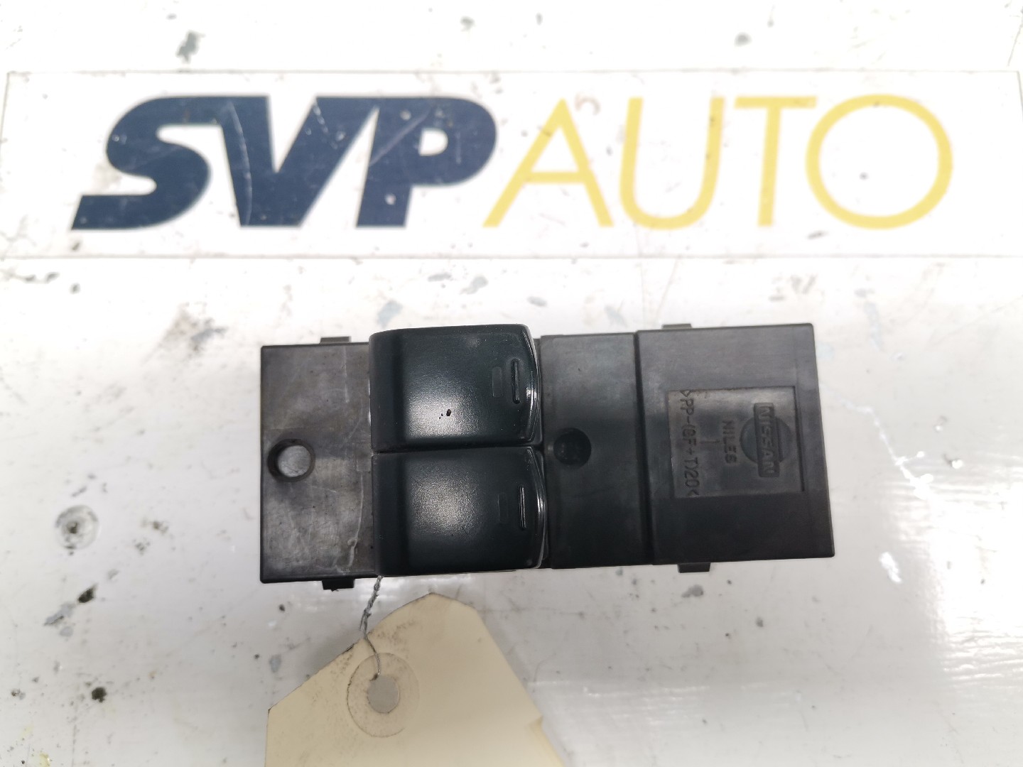 Botão / Interruptor Vidro Frente Esquerdo NISSAN MICRA III (K12) | 02 - 10