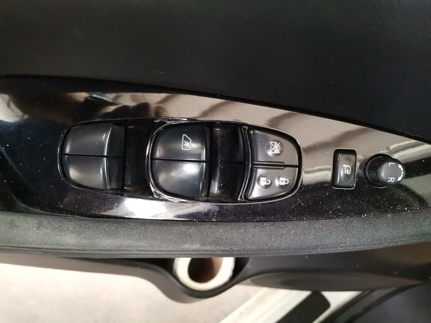 Botão / Interruptor Vidro Frente Esquerdo NISSAN LEAF (ZE0) | 10 - 