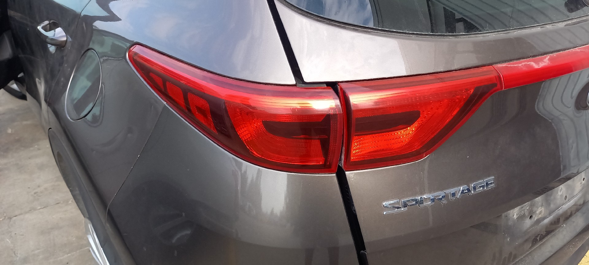 Left Tail Light  KIA SPORTAGE (QL, QLE) | 15 - 
