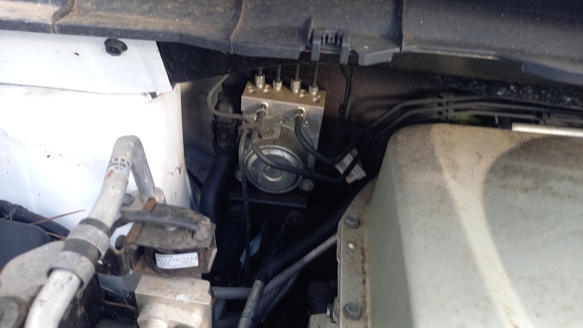 ABS NISSAN LEAF (ZE0) | 10 - 