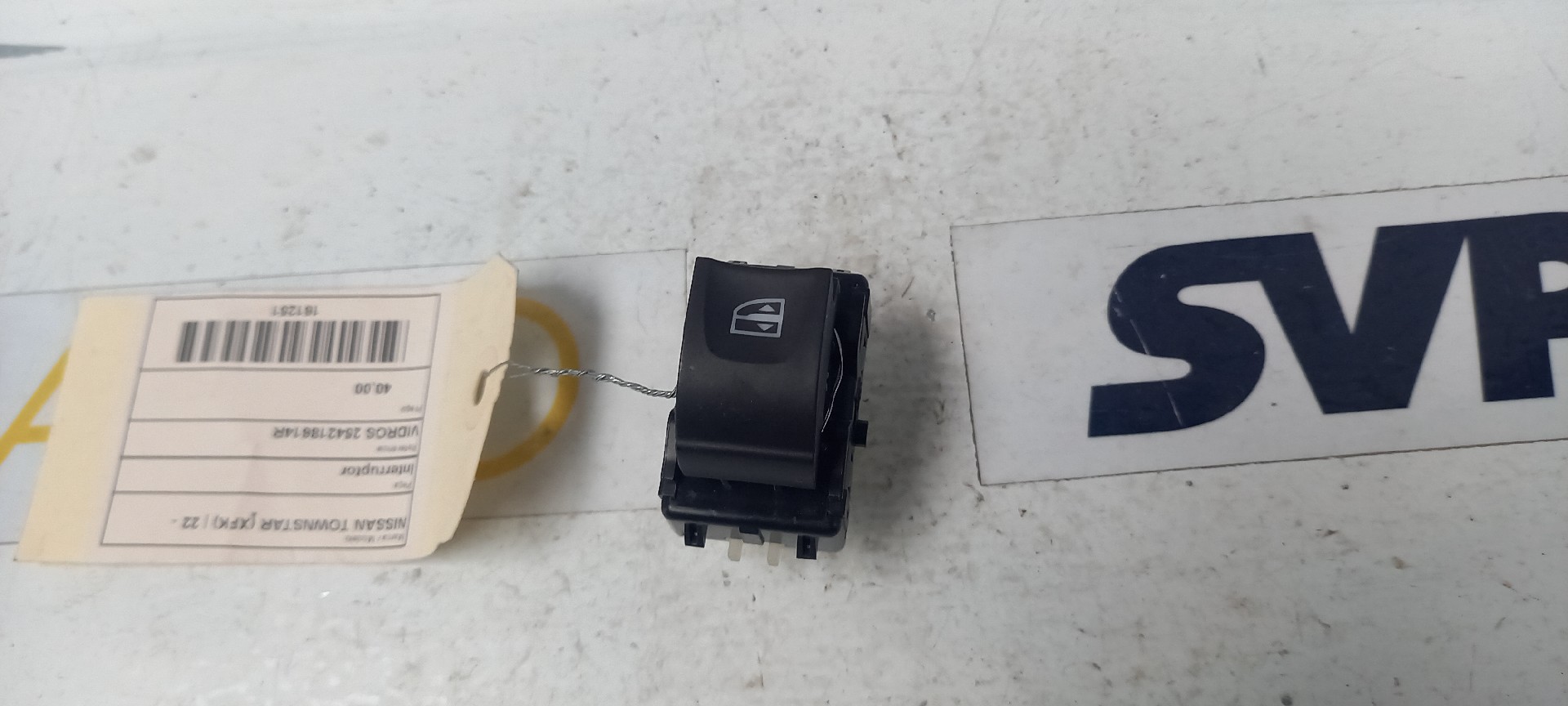 Botão / Interruptor Vidro Frente Direito NISSAN TOWNSTAR (XFK) | 22 -