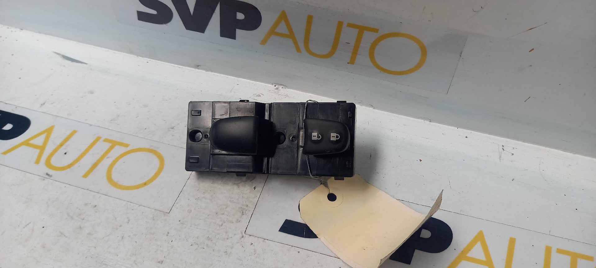 Botão / Interruptor Vidro Frente Direito NISSAN MICRA V (K14) | 16 - 