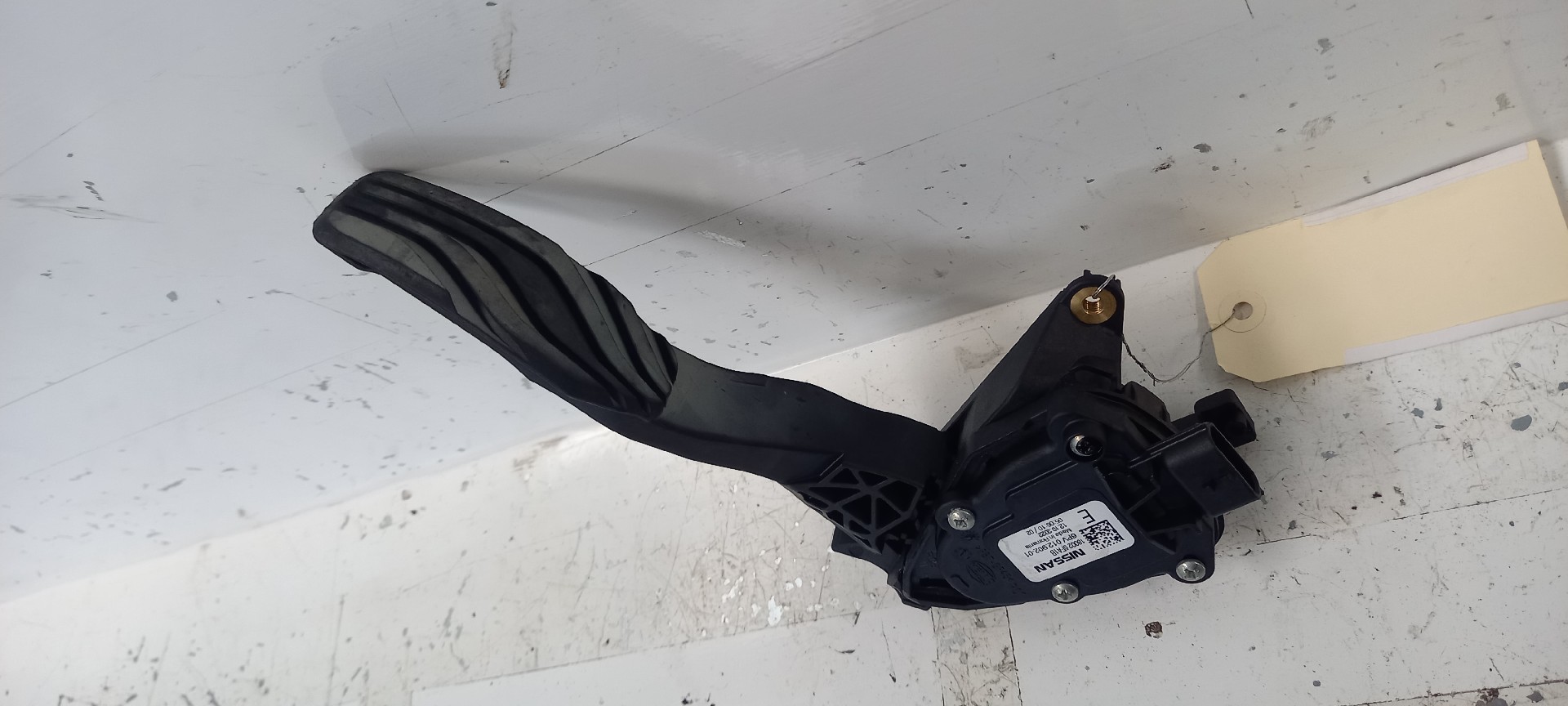 Pedal Acelerador NISSAN MICRA V (K14) | 16 - 