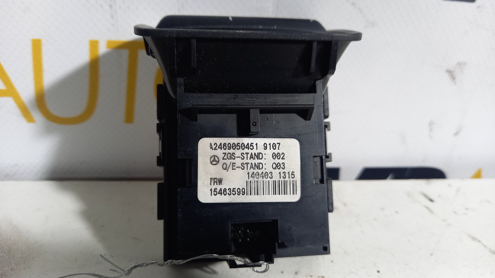 Botão / Interruptor Travão Parque MERCEDES-BENZ A-CLASS (W176) | 12 - 18 Imagem-1