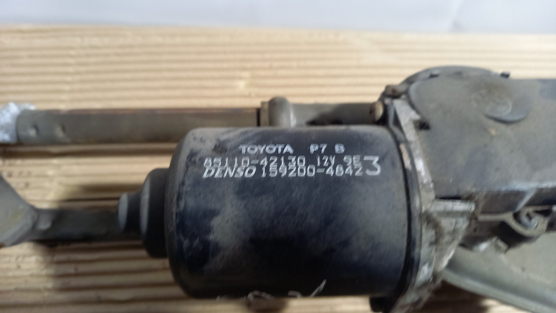 Motor Limpa-Vidros Frente TOYOTA RAV 4 II (_A2_) | 00 - 05 Imagem-1