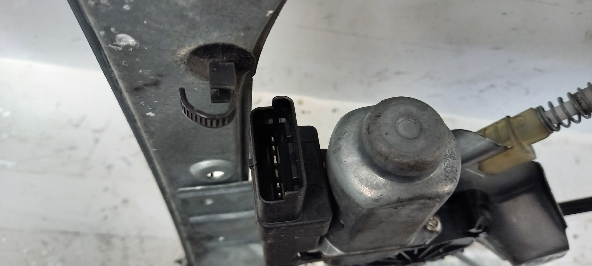 Elevador de Vidro Frente Esquerdo RENAULT CLIO III (BR0/1, CR0/1) | 05 -  Imagem-1