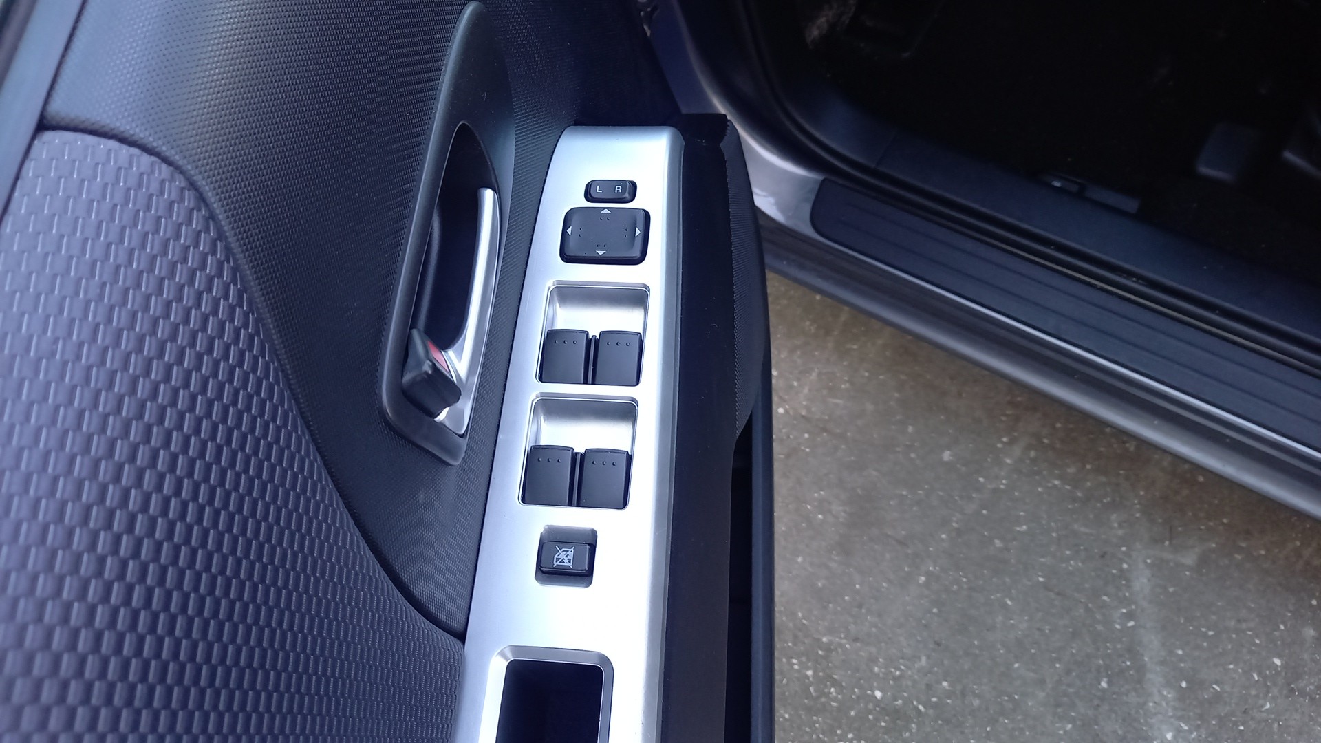 Interruptor MAZDA 5 (CR19) | 05 - 10
