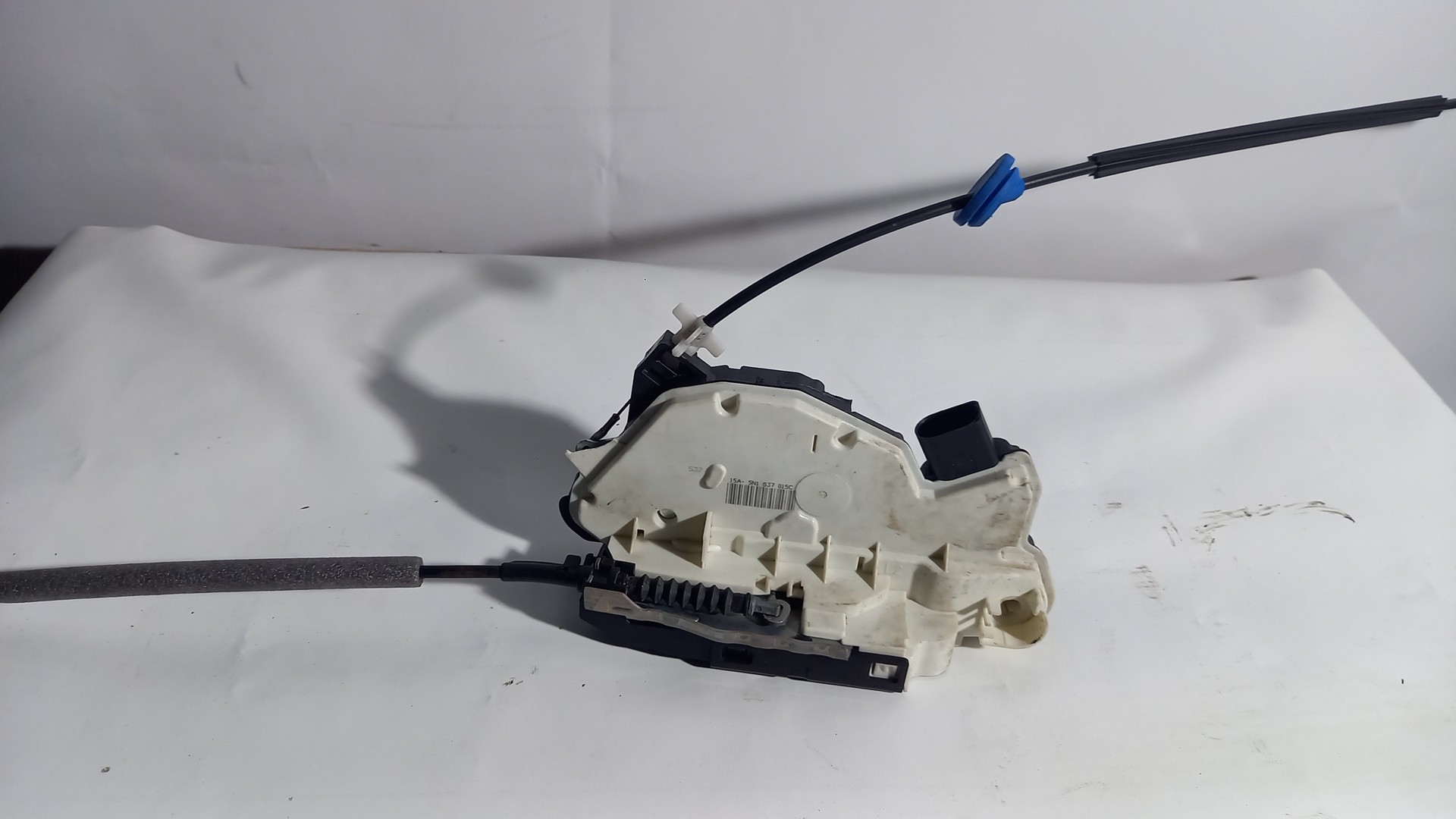 Fechadura Frente Lado Esquerdo VOLKSWAGEN SCIROCCO (137, 138) | 08 - 17